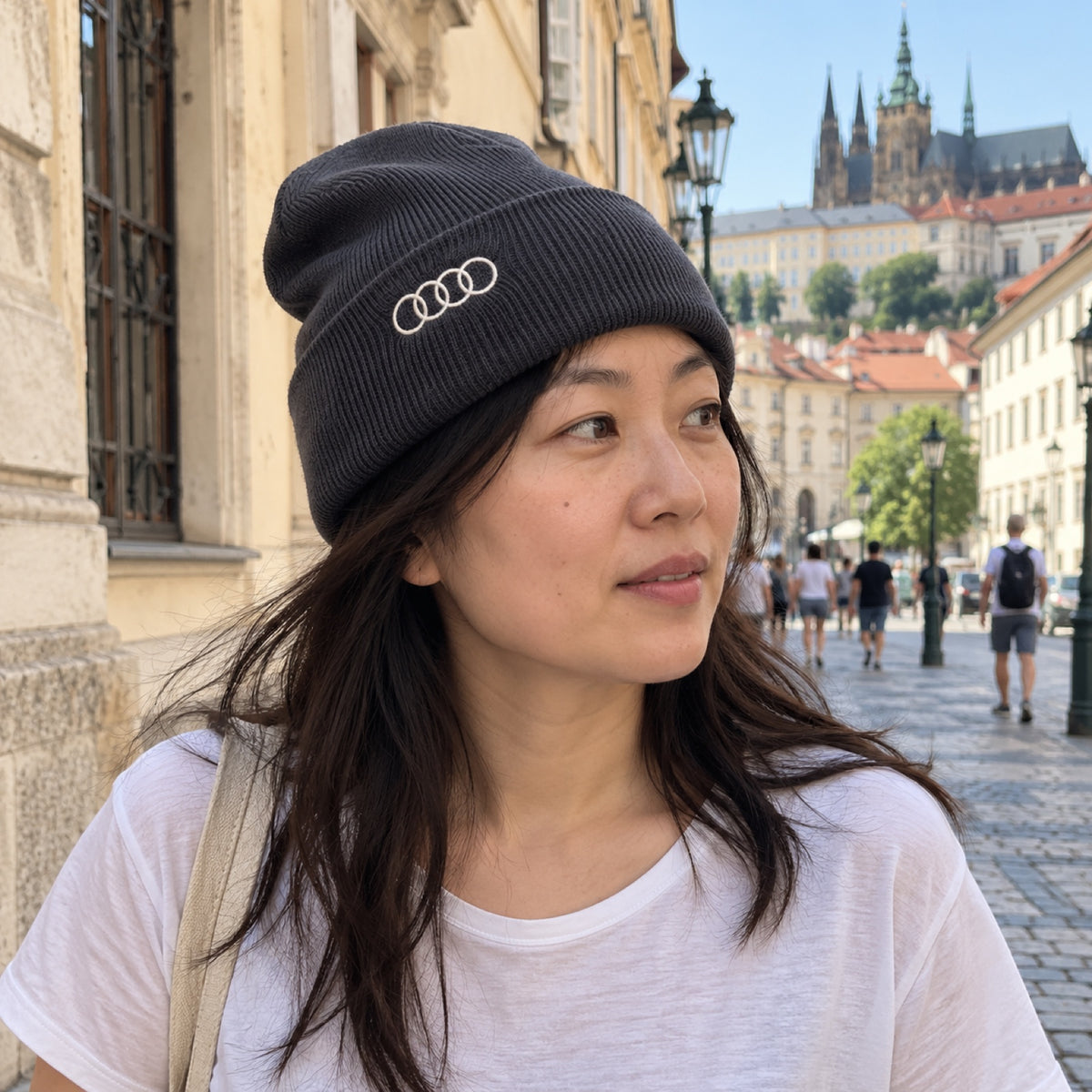 Audi Revolut F1 x Adidas Beanie – Dark Grey, Team Edition – ilustrační foto 2 (AI)