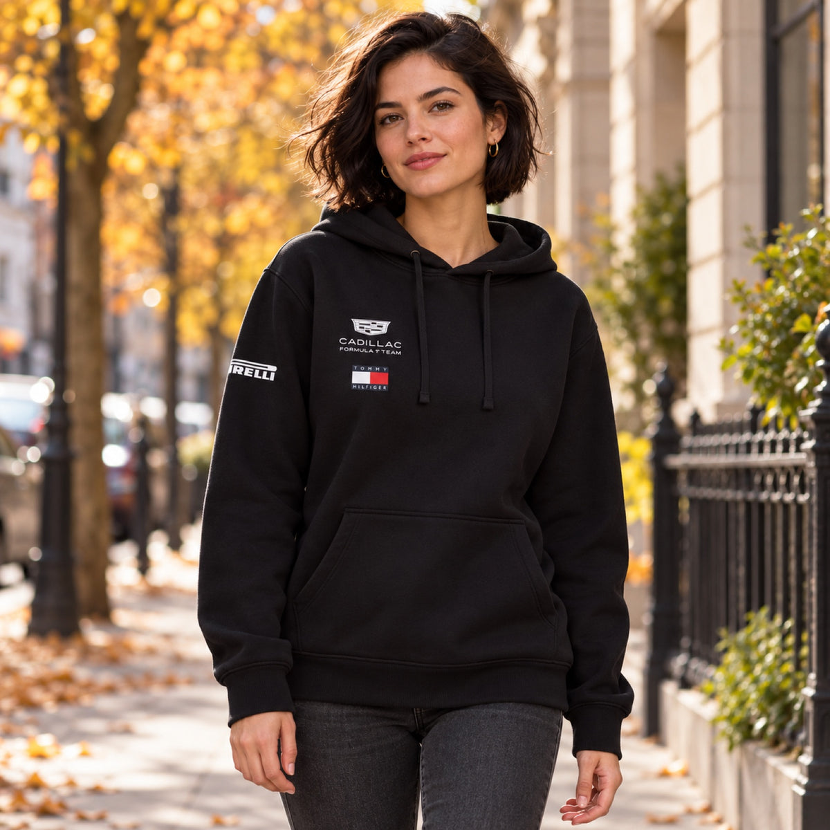 Hanorac de echipă Cadillac F1 x Tommy Hilfiger – negru – fotografie ilustrativă (AI)