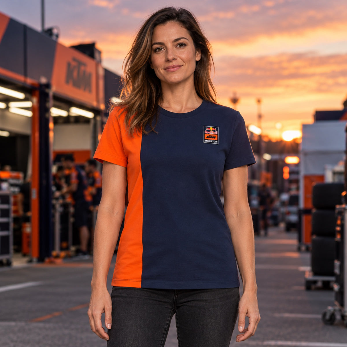 Tricou de damă KTM Red Bull Racing Apex – fotografie ilustrativă (AI)