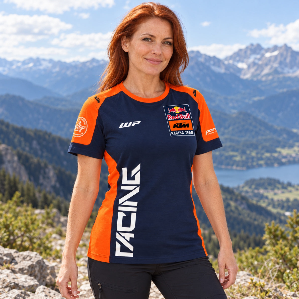 Tricou de echipă de damă KTM Red Bull Racing – fotografie ilustrativă (AI)