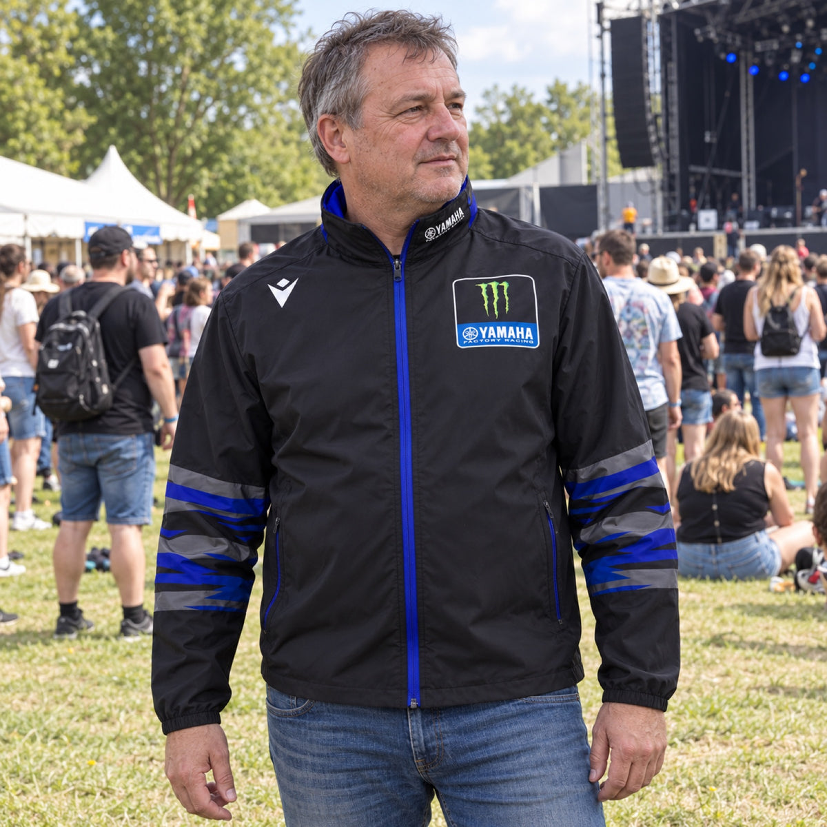 Yamaha Racing MotoGP Hooded Windbreaker – Black – ilustrační foto (AI)