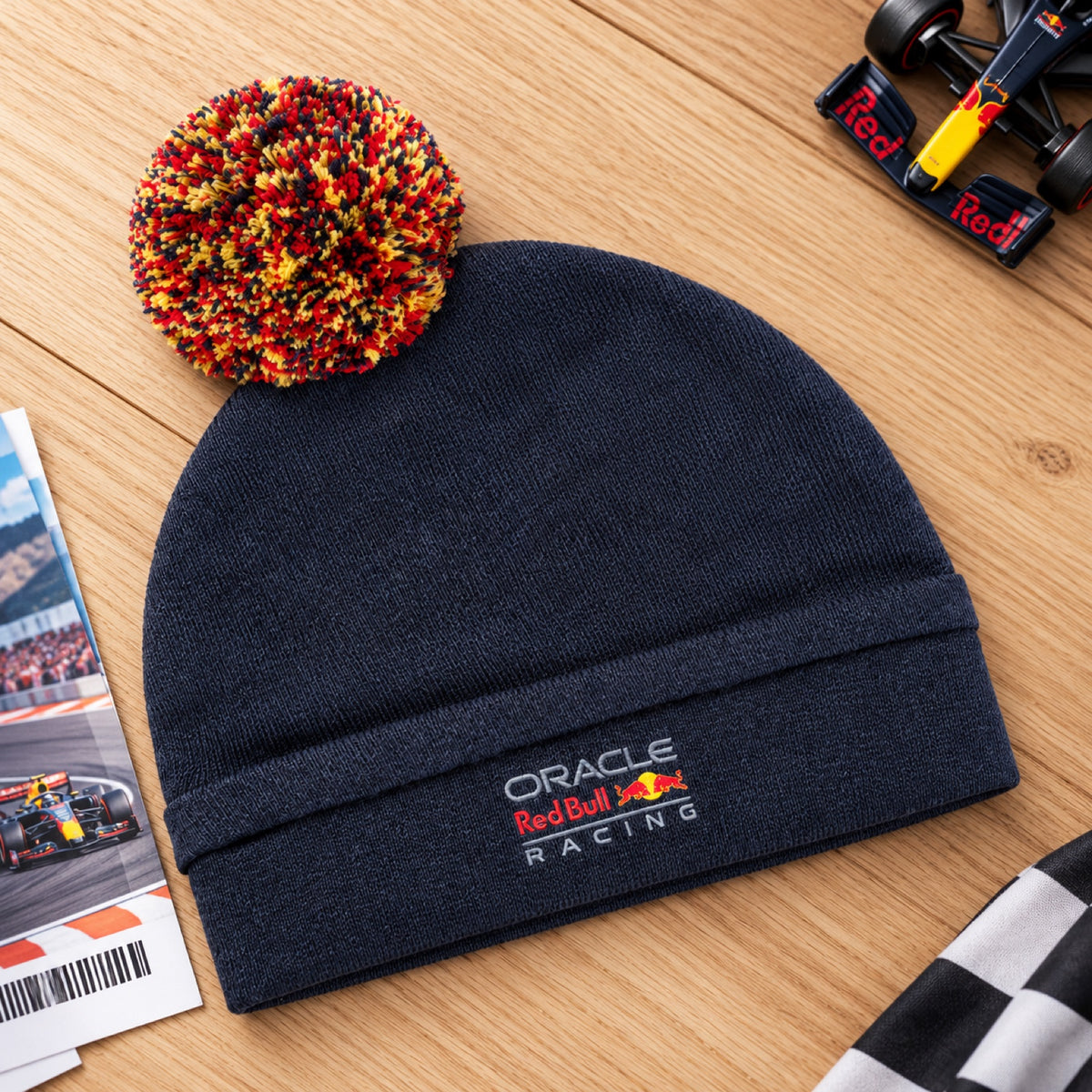 Căciuliță cu pompon pentru nou-născuți Oracle Red Bull Racing – fotografie ilustrativă (AI)