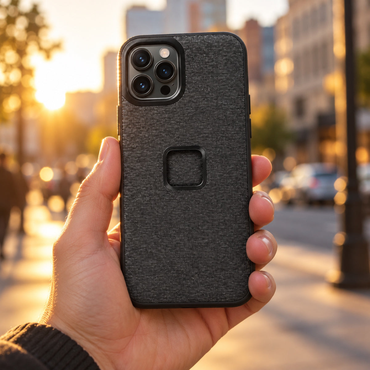Peak Design Everyday Case iPhone 12 Pro Max – Charcoal – fotografie ilustrativă (AI)