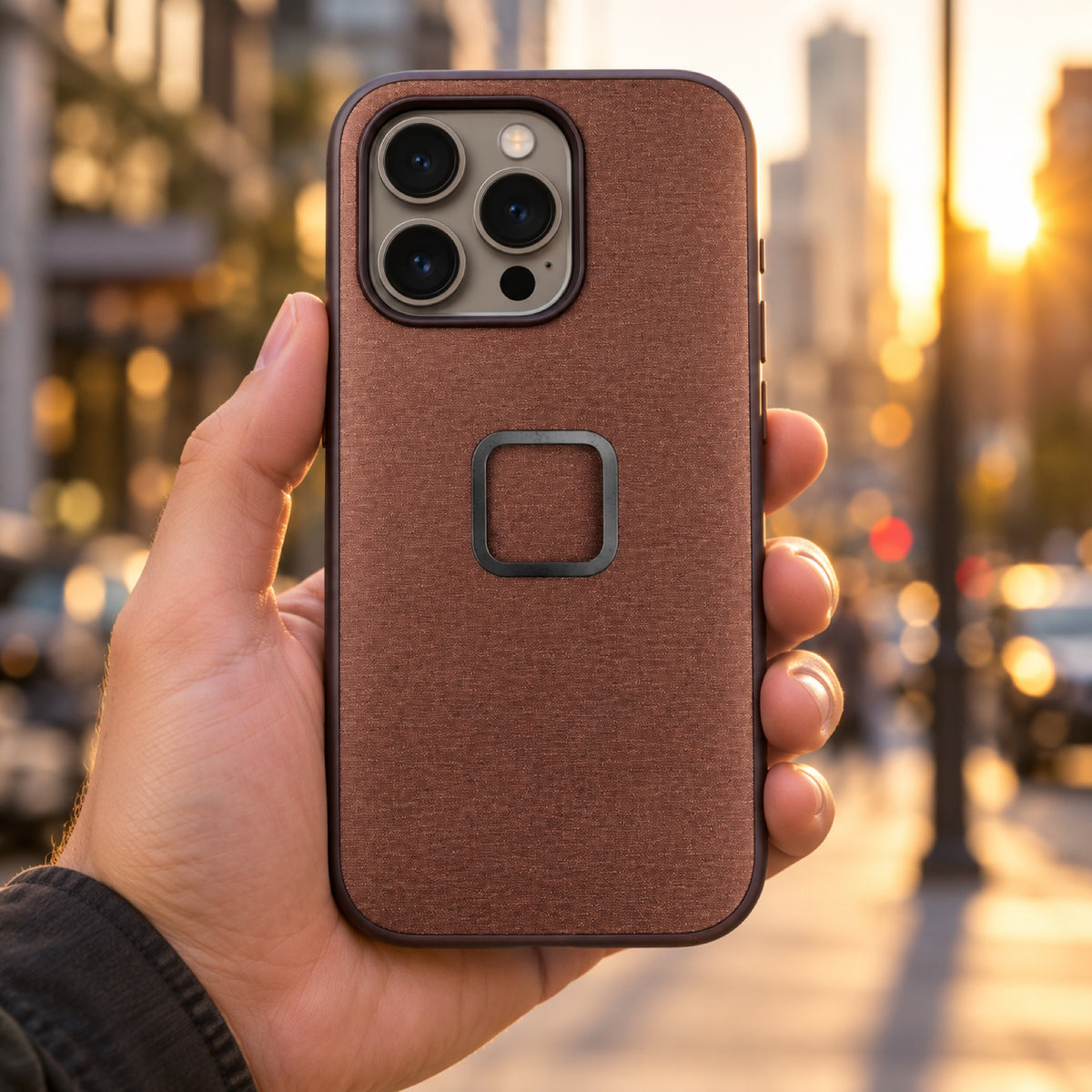 Peak Design Everyday Case iPhone 15 Pro Max v2 – Redwood – fotografie ilustrativă (AI)