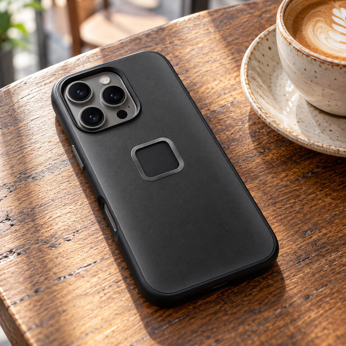 Peak Design Everyday Case iPhone 16 Pro – Black – fotografie ilustrativă (AI)