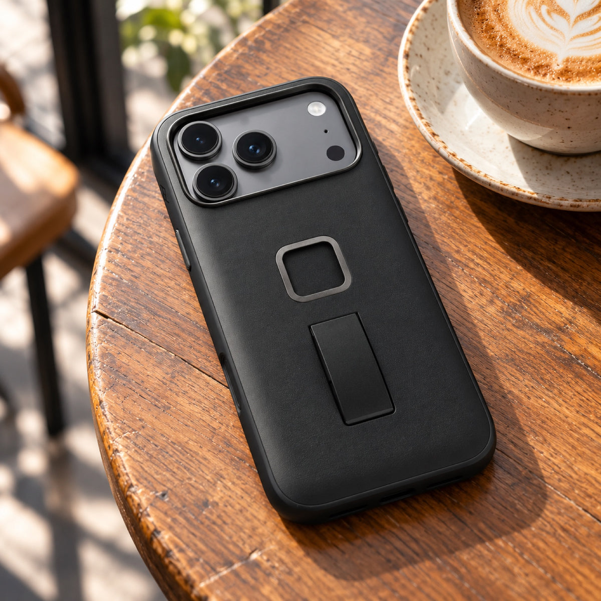 Peak Design Everyday Clarino Loop Case iPhone 17 Pro Max – Black – fotografie ilustrativă (AI)