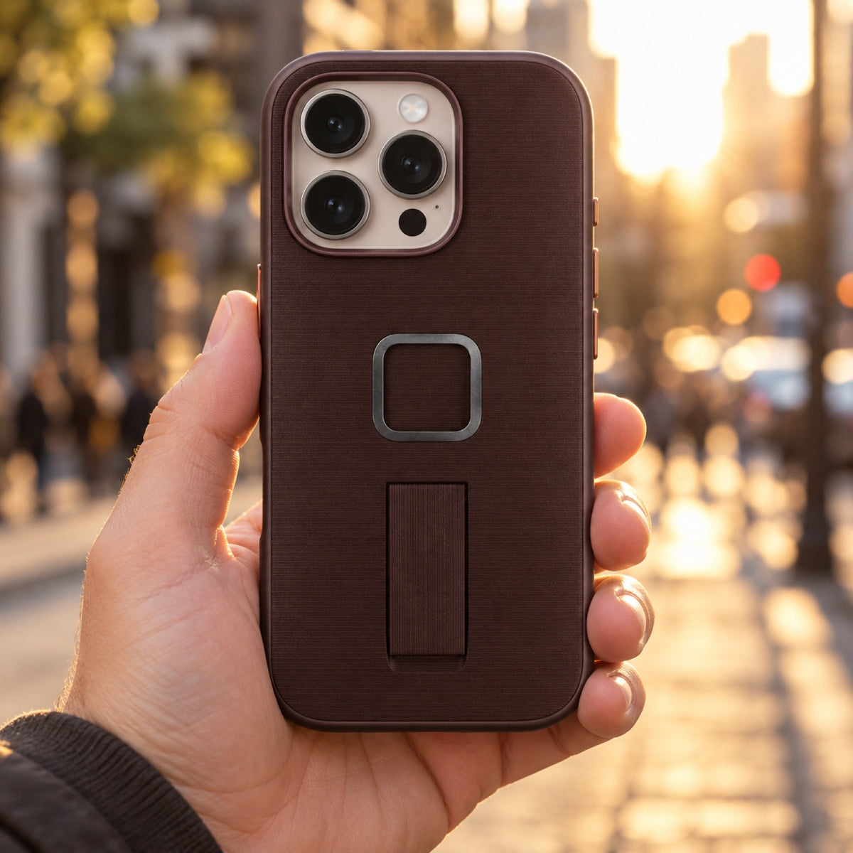 Peak Design Everyday Loop Case iPhone 16 Pro – Eclipse – fotografie ilustrativă (AI)