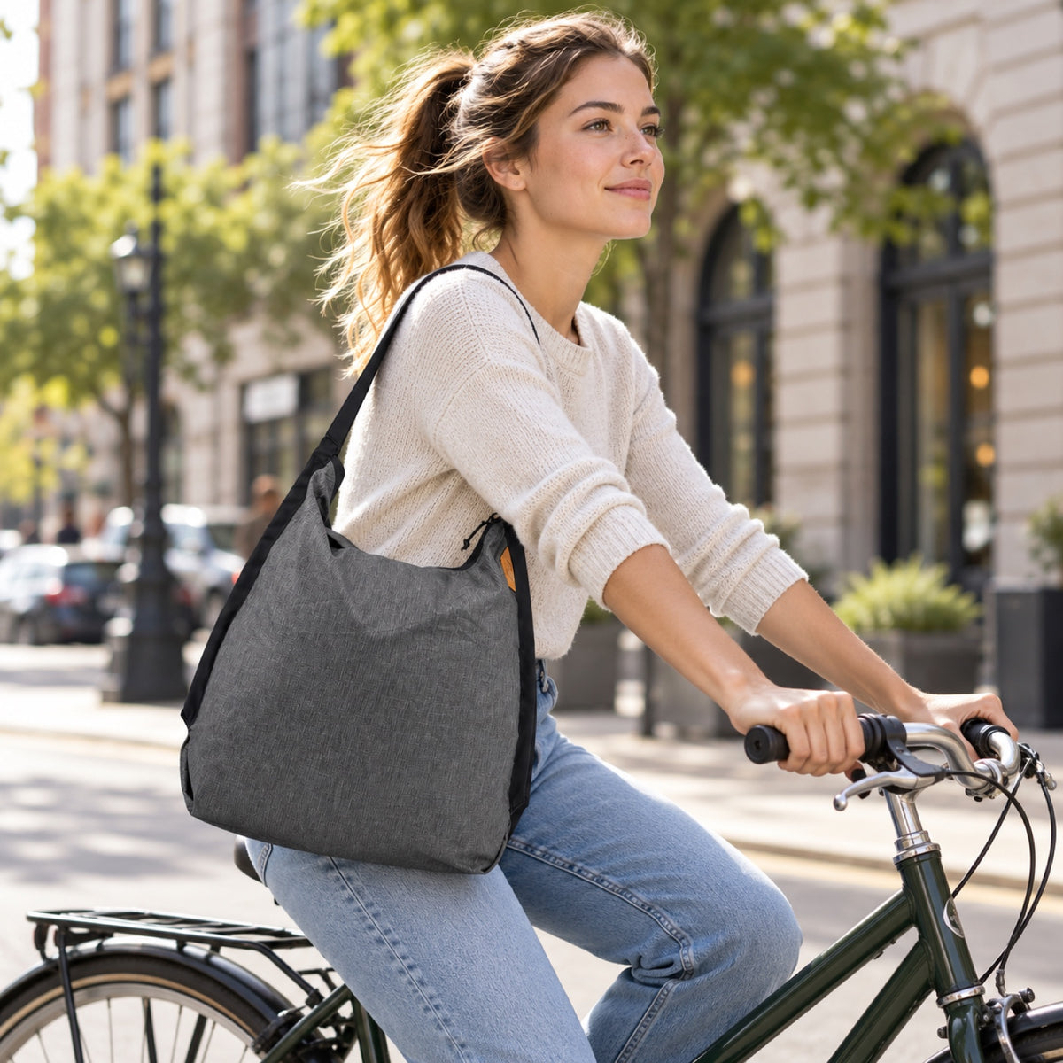 Peak Design Packable Tote v2 – Charcoal – fotografie ilustrativă (AI)