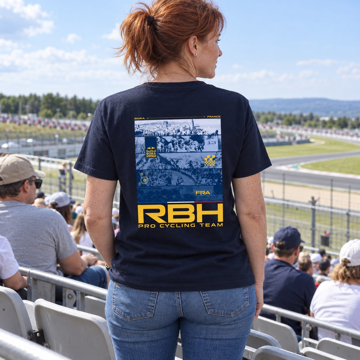 Red Bull Bora Hansgrohe T-Shirt – Tour de France Edition – ilustrační foto 2 (AI)