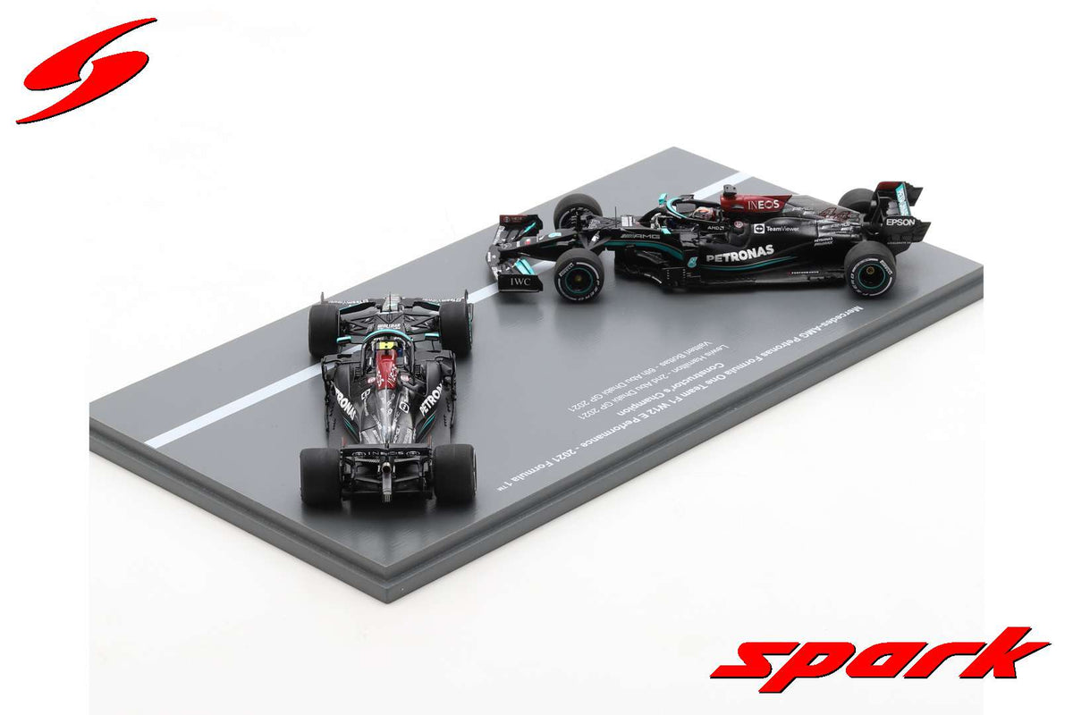 Set de machete Mercedes AMG W12 SPARK L. Hamilton + V. Bottas Abu Dhabi GP 2021