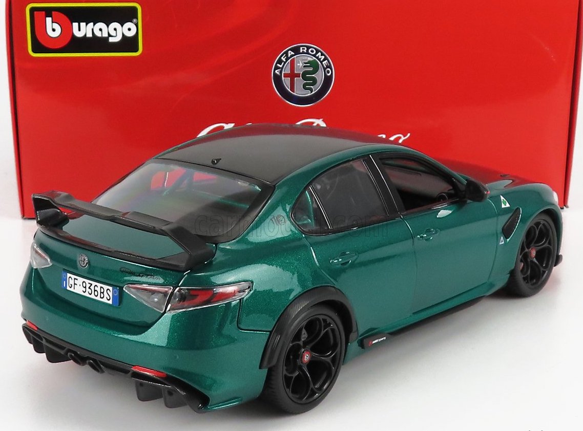 Machetă Bburago Alfa Romeo Giulia GTAm verde