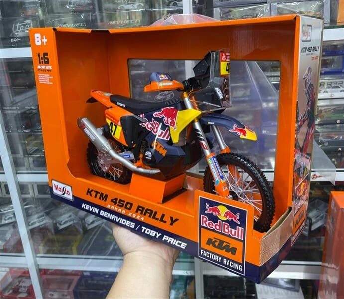 Machetă motocicletă Red Bull KTM 450 Rally Dakar 2024 Kevin Benavides nr.47