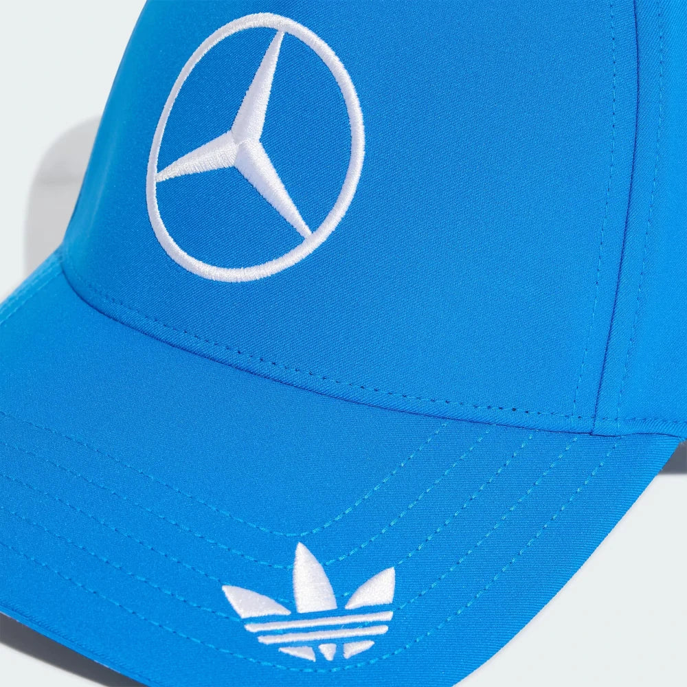 Șapcă Mercedes-AMG PETRONAS F1 x Adidas – albastră, ediția Silverstone 2026