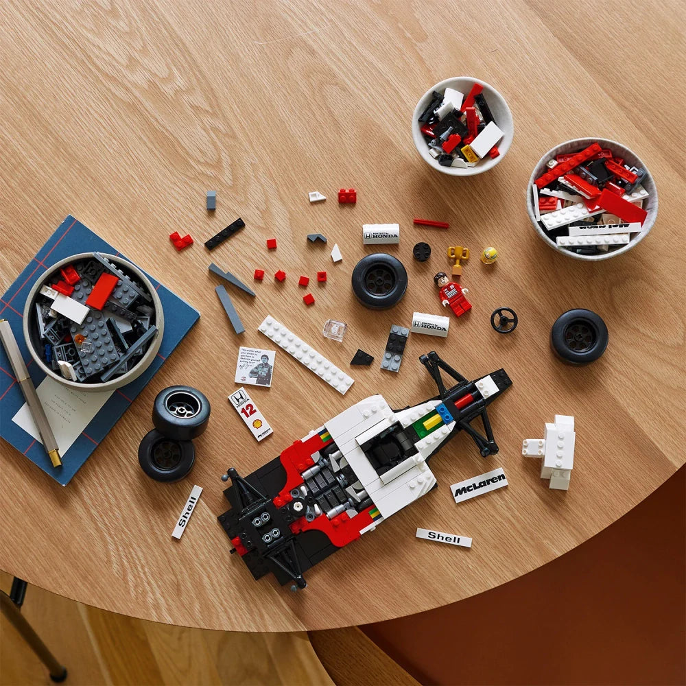 Set de construcție LEGO Icons 10330 McLaren MP4/4 & Ayrton Senna
