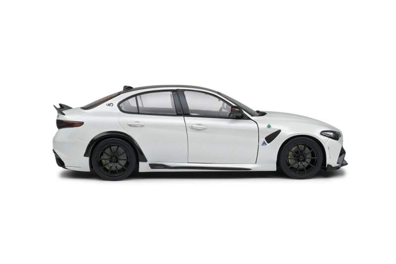 Machetă Solido Alfa Romeo Giulia GTA Trofeo albă