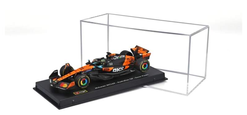 Machetă McLaren F1 MCL39 BBurago #81 Oscar Piastri 2025 1:43 Signature
