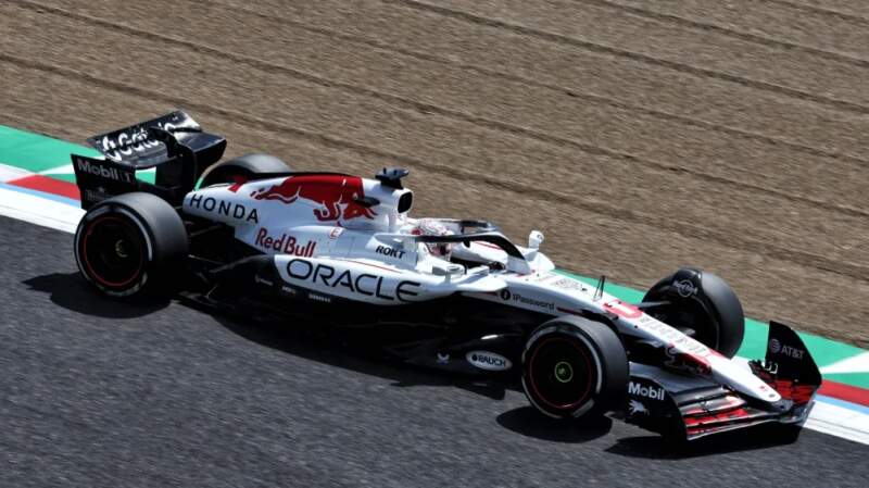 Machetă Red Bull F1 RB21 BBurago #1 Max Verstappen 2025 winner Japan GP