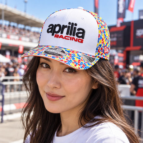 Șapcă de echipă Aprilia Racing – SE Barcelona – fotografie ilustrativă (AI)