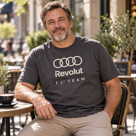 Tricou Audi Revolut F1 x Adidas – gri, ediție casual – fotografie ilustrativă (AI)