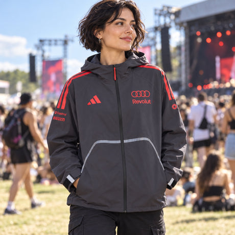 Geacă ușoară de echipă Audi Revolut F1 x Adidas cu logo-urile sponsorilor – gri – fotografie ilustrativă (AI)