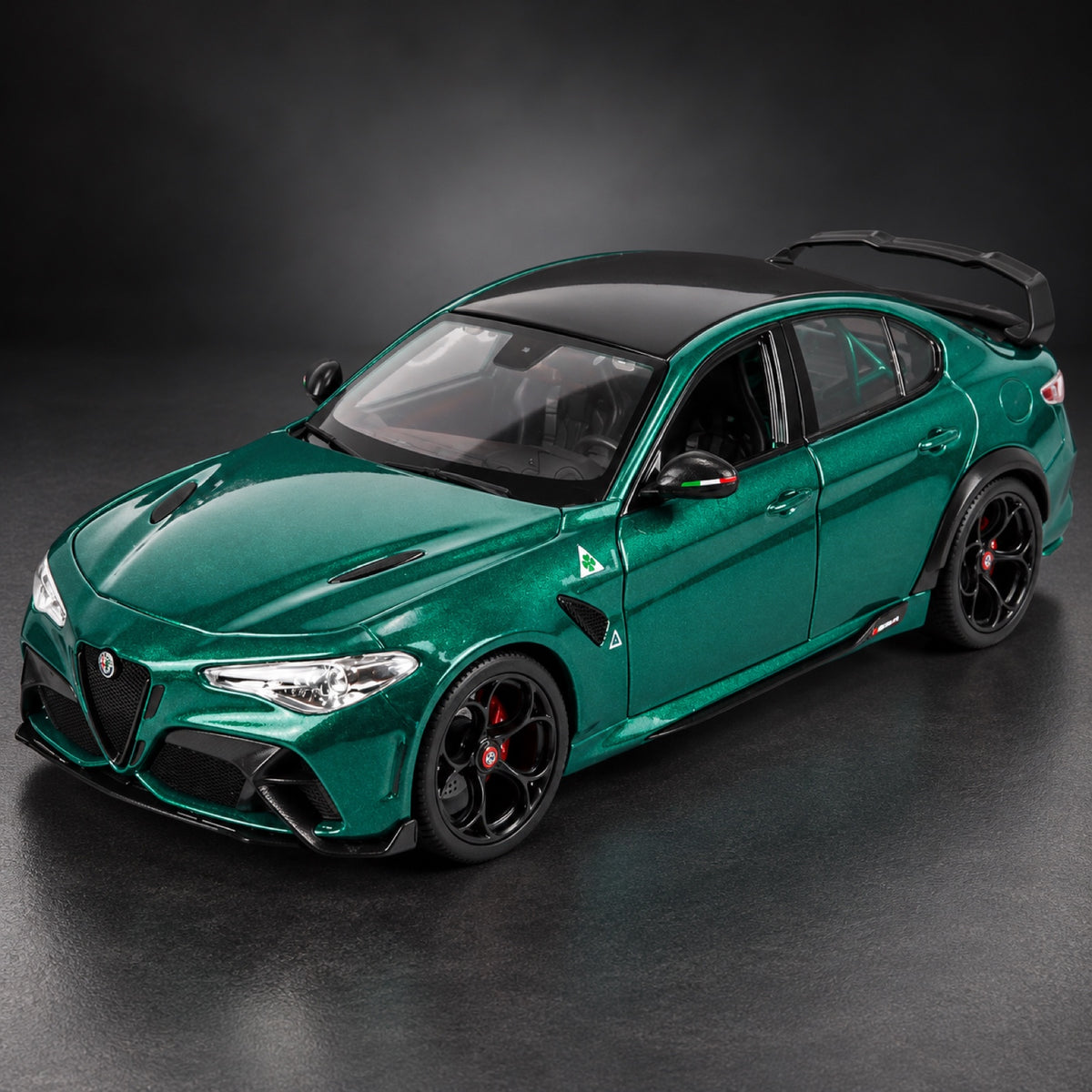 Machetă Bburago Alfa Romeo Giulia GTAm – verde – fotografie ilustrativă (AI)
