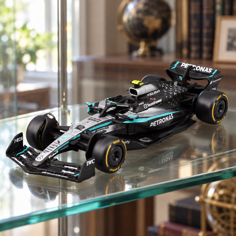 Machetă Bburago Mercedes-AMG PETRONAS F1 W16 #12 Kimi Antonelli 2025 – fotografie ilustrativă (AI)