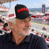 Șapcă Ducati Corse – ediția 100 de ani Ducati – fotografie ilustrativă (AI)
