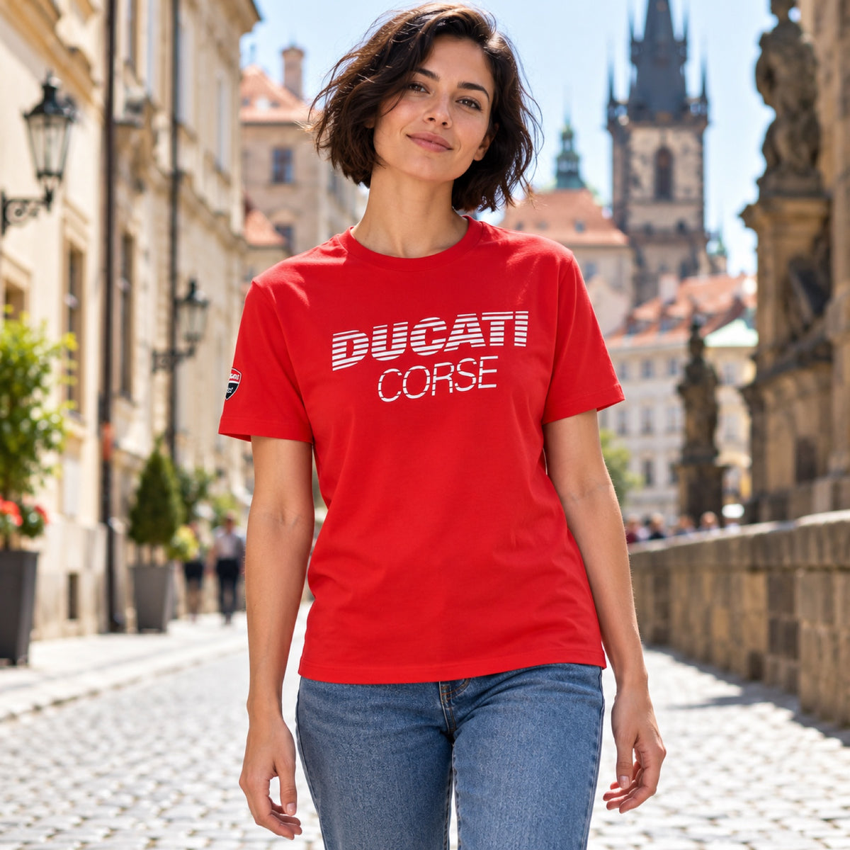 Tricou Ducati Corse cu inscripția Ducati – roșu – fotografie ilustrativă (AI)