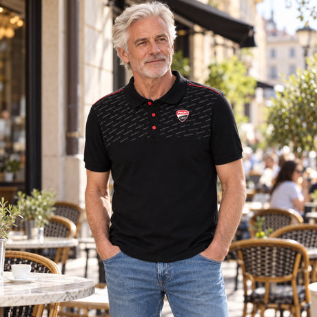 Tricou polo pentru fani Ducati Corse cu logo – fotografie ilustrativă (AI)