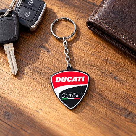 Breloc Ducati Corse cu logo – fotografie ilustrativă (AI)