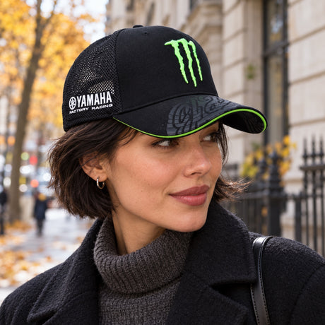 Fabio Quartararo – șapcă de sponsor Monster Energy cu cozoroc curbat – fotografie ilustrativă (AI)