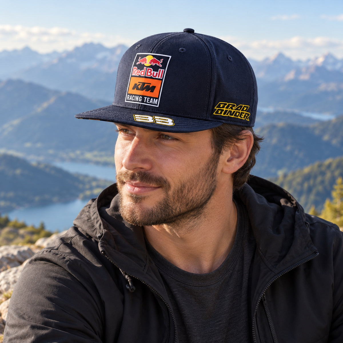 Șapcă de echipă KTM Red Bull Racing MotoGP cu cozoroc drept – B. Binder – fotografie ilustrativă (AI)