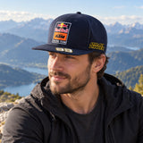 Șapcă de echipă KTM Red Bull Racing MotoGP cu cozoroc drept – B. Binder – fotografie ilustrativă (AI)