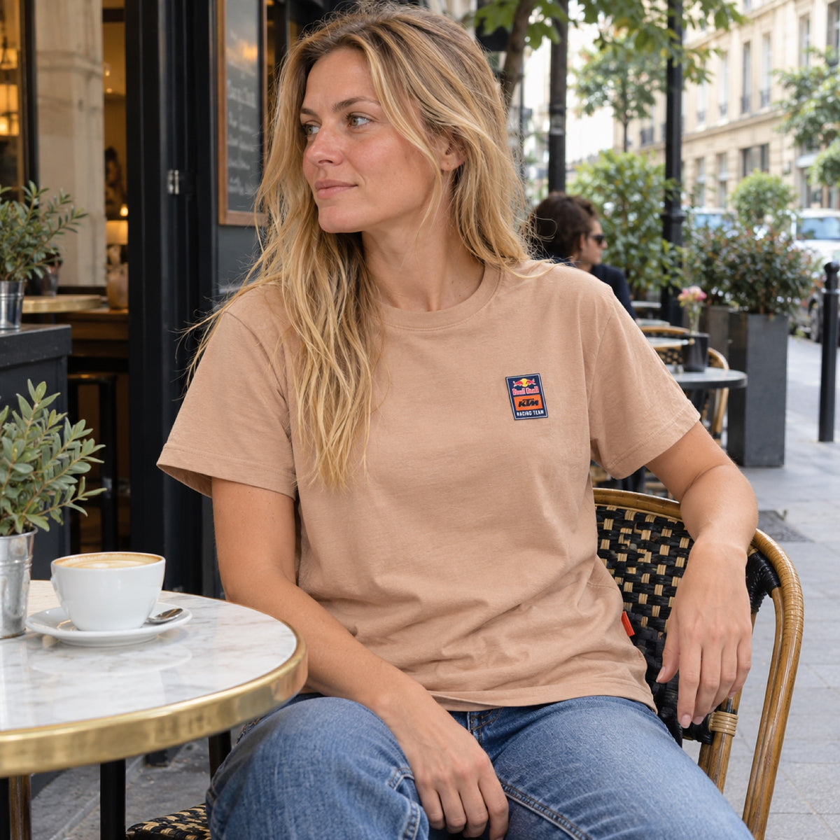 Tricou pentru fani KTM Red Bull Racing GEAR – maro deschis – fotografie ilustrativă 2 (AI)