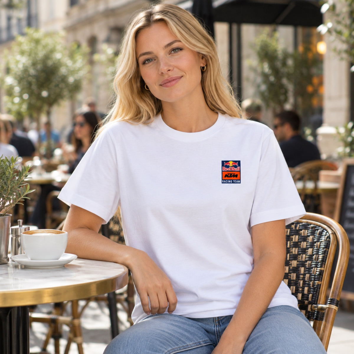 Tricou casual KTM Red Bull Racing cu logo – alb – fotografie ilustrativă (AI)