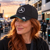 Șapcă de echipă Mercedes-AMG PETRONAS F1 x Adidas – neagră – fotografie ilustrativă (AI)