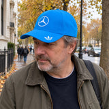 Mercedes-AMG PETRONAS F1 x Adidas Cap – Blue, Silverstone 2026 Edition – ilustrační foto (AI)