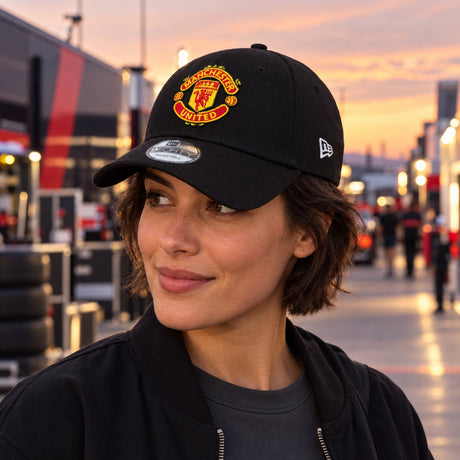 Șapcă Manchester United CORE – neagră – fotografie ilustrativă (AI)