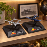 Machete de avioane The Flying Bulls P38 / F-4U New Ray – fotografie ilustrativă (AI)