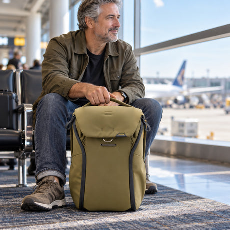 Peak Design Everyday Backpack 20L v2 – Kelp – fotografie ilustrativă (AI)