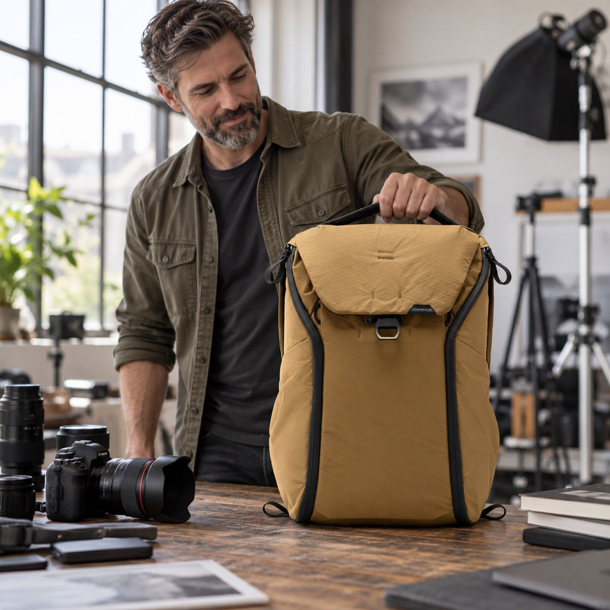 Peak Design Everyday Backpack 30L v2 – Coyote – illustrative photo (AI)