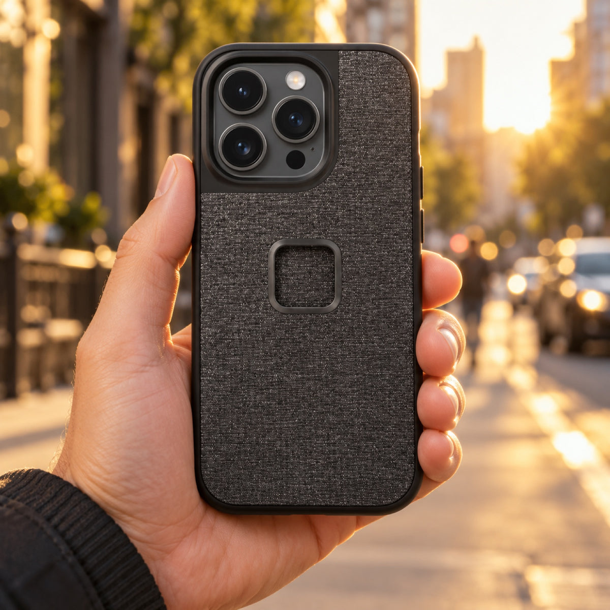 Peak Design Everyday Case iPhone 14 Pro – Charcoal – illustrative photo (AI)