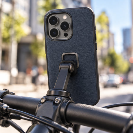 Peak Design Everyday Case iPhone 15 Pro Max v2 – Midnight – fotografie ilustrativă (AI)