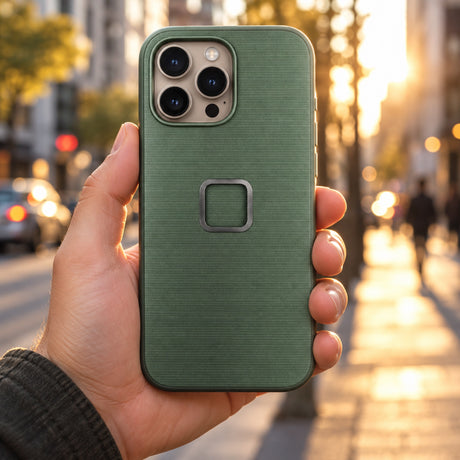 Peak Design Everyday Case iPhone 16 Pro Max – Sage – illustrative photo (AI)