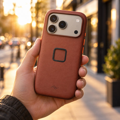 Peak Design Everyday Case Slimlink iPhone 18 Pro – Redwood Clarino – fotografie ilustrativă (AI)