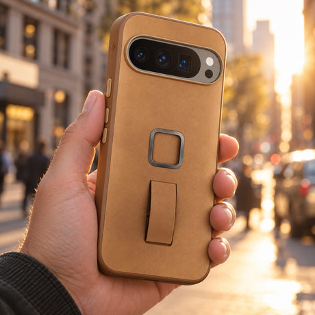 Peak Design Everyday Clarino Loop Case – Pixel 10 Pro XL – Tan – fotografie ilustrativă (AI)