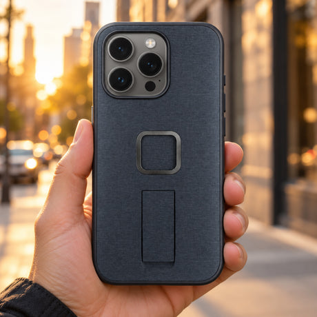 Peak Design Everyday Loop Case iPhone 15 Pro Max v2 – Midnight – fotografie ilustrativă (AI)