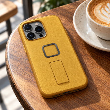 Peak Design Everyday Loop Case iPhone 15 Pro v2 – Sun – fotografie ilustrativă (AI)