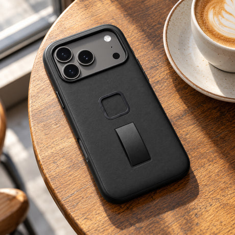 Peak Design Everyday Loop Case Slimlink iPhone 18 Pro Max – Black Clarino – fotografie ilustrativă (AI)