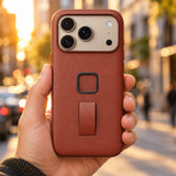 Peak Design Everyday Loop Case Slimlink iPhone 18 Pro Max – Redwood Clarino – illustrative photo (AI)